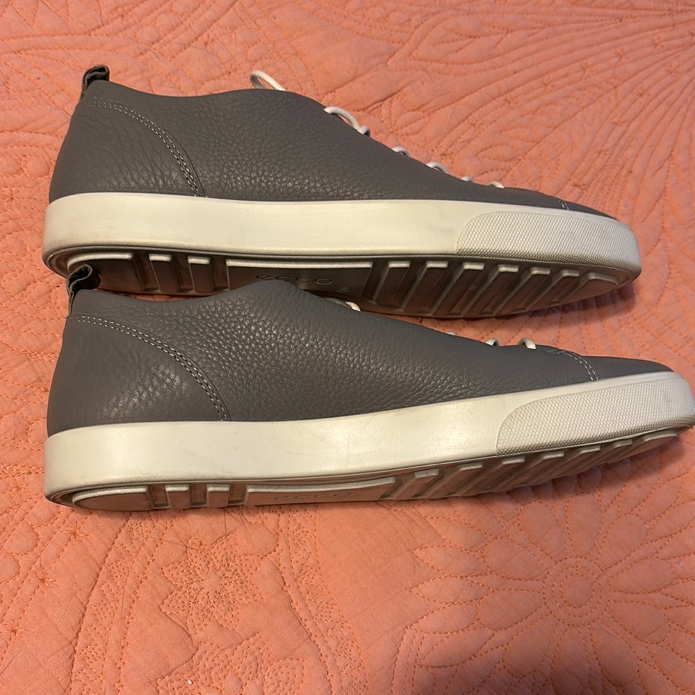 Ecco size 9 gray soft leather sneakers. Only worn a few times. - Picture 4 of 12